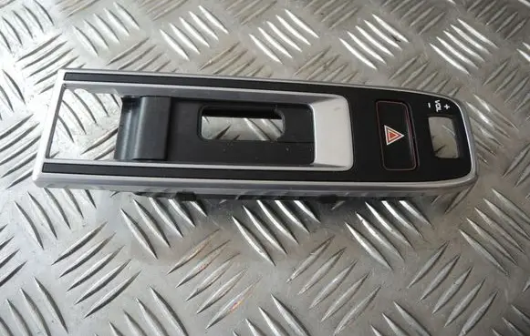 Porsche Panamera (971) Hazard light switch 971858401C