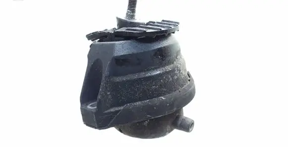BMW 5 E60 E61 Engine mount bracket 6761092