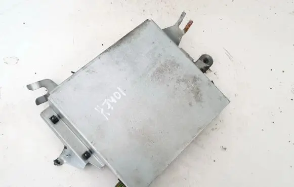 Volkswagen PASSAT B5.5 Engine control unit/module 8d0907389d 0265109463