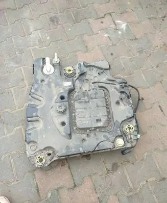 Peugeot 2008 II AdBlue liquid reservoir P1012340