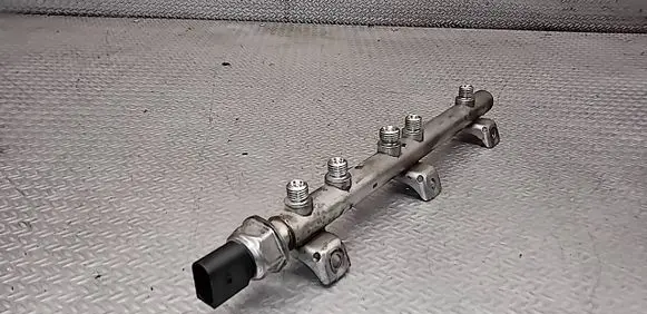 BMW 3 E90 E91 Fuel main line pipe 7562474