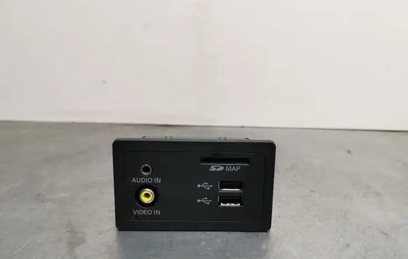 Infiniti Q50 USB socket connector 284H34GA0B