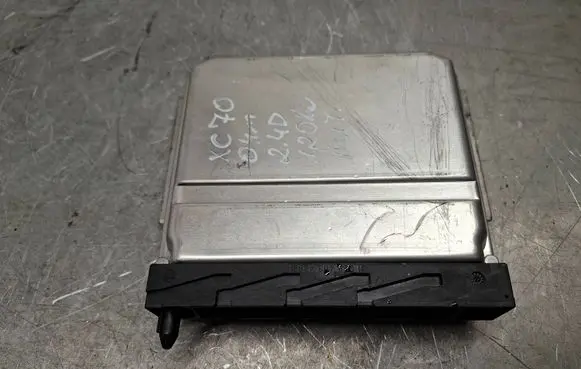 Volvo XC70 Engine control unit/module 30646978A 0281011441