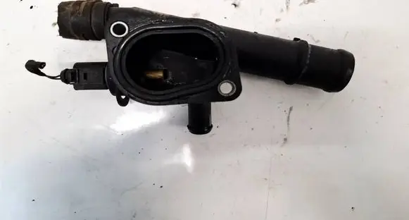 Volkswagen Golf V Engine coolant pipe/hose 038121132 038121132D