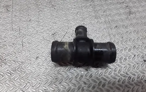 Audi A4 S4 B5 8D Engine coolant pipe/hose