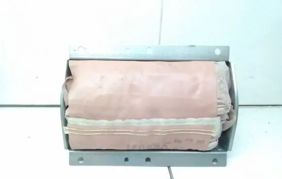Volvo V70 Passenger airbag 9191928 570603700G G2305E0280489
