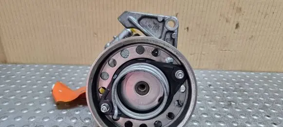 Volvo XC90 Power steering pump 31201648