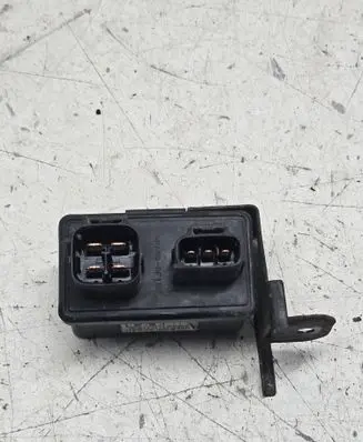 Subaru Forester SJ Window wiper relay 86121FJ002 481658