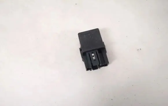 Volvo S40, V40 Other relay mb953381 v23134-b52-x240