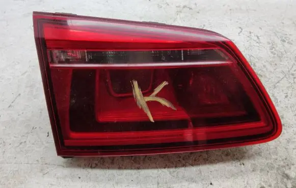 Volkswagen Golf Sportsvan Tailgate rear/tail lights 510945093K 90057451A M90057451A2002