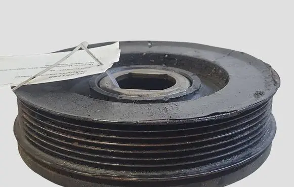 Opel Vivaro Crankshaft pulley 8200767762