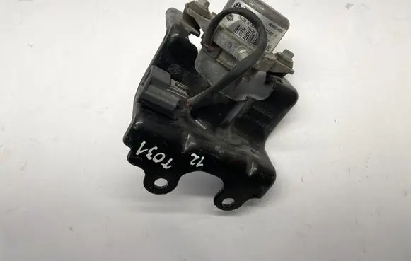 Dodge Charger Vacuum pump 04581485AD P04581485AD