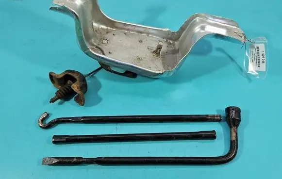 Fiat Freemont Spare wheel mounting bracket IMPRK1529045