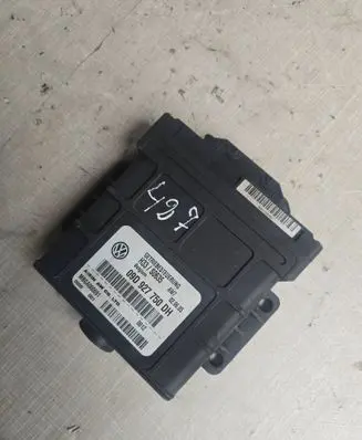 Volkswagen Touareg I Gearbox control unit/module H33S0635 09D927750DH MBGA000691