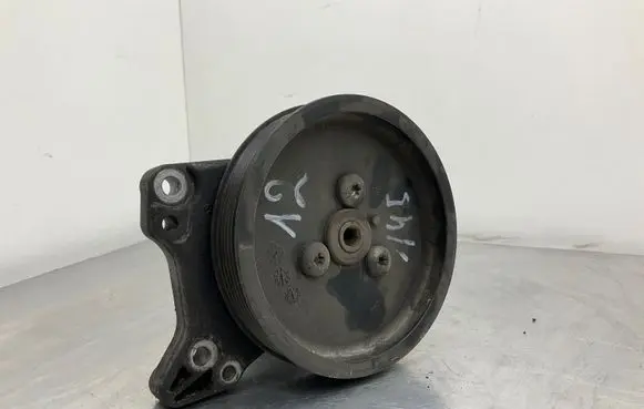 BMW 5 E60 E61 Power steering pump 7652974