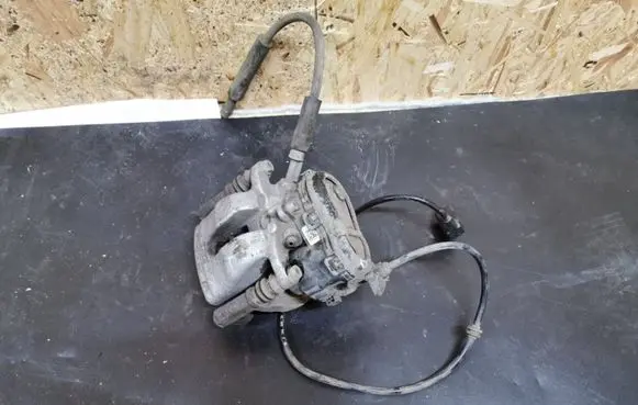 Mercedes-Benz GLA W156 Rear brake caliper A2464232398RE