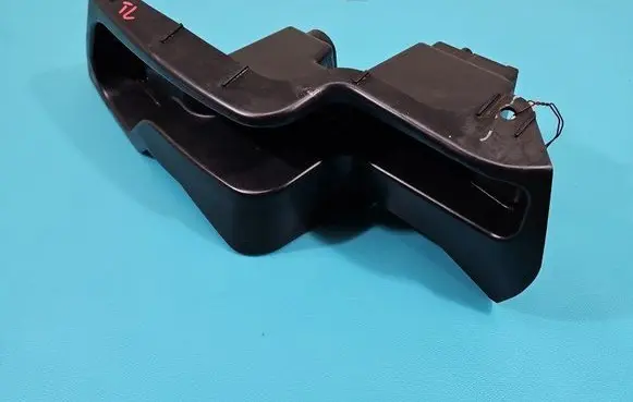 Rear bumper mounting bracket