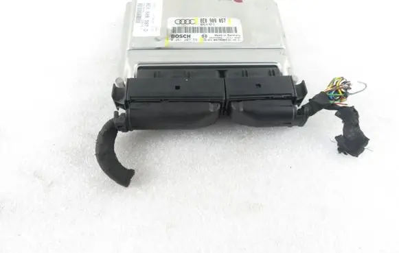 Audi A4 S4 B6 8E 8H Engine control unit/module 0261207591 8E0909057
