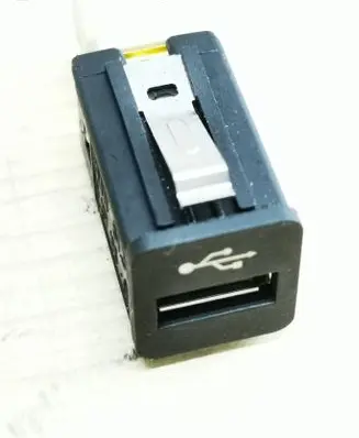BMW 7 F01 F02 F03 F04 USB socket connector 9167196