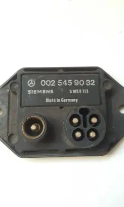 Mercedes-Benz W123 Ignition amplifier control unit 0025459032