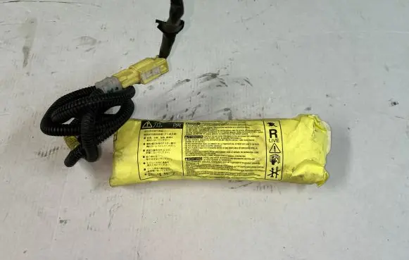 Toyota Avensis T250 Front door airbag 
