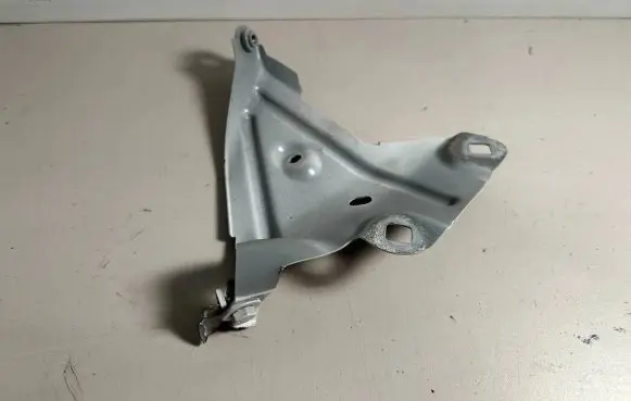 BMW X1 F48 F49 Fender mounting bracket 7351515