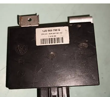 Volkswagen Golf IV Comfort/convenience module 1J0959799Q 141999 5DK00795150