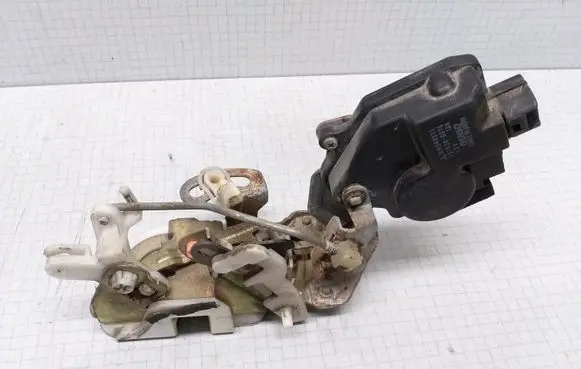 Mitsubishi Galant Rear door lock MR349316