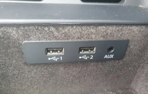 Audi Q7 4M USB socket connector 4M0035736A