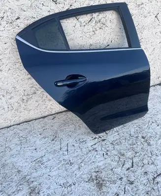 Mazda 3 II Rear door