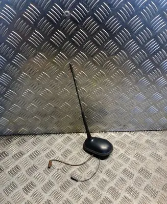 Mercedes-Benz A W169 Aerial GPS antenna 1698202675 A1698202675