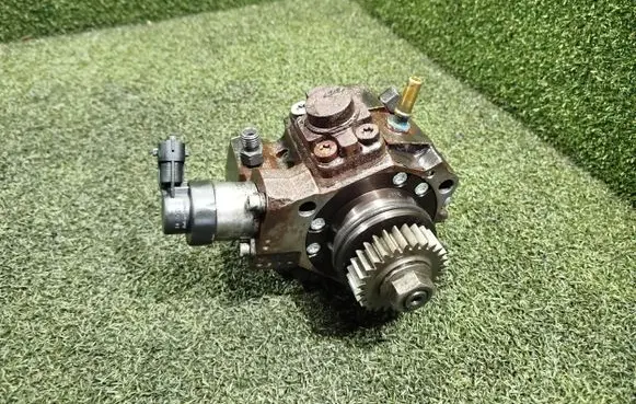 Renault Trafic III (X82) Fuel injection high pressure pump HMLGT4813R 10004619529 0445010406