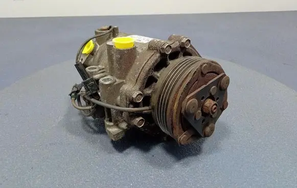 Suzuki Swift I Air conditioning (A/C) compressor (pump) 95200-62JA0