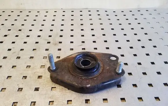 Toyota Corolla Verso AR10 Front shock absorber mounting bracket 