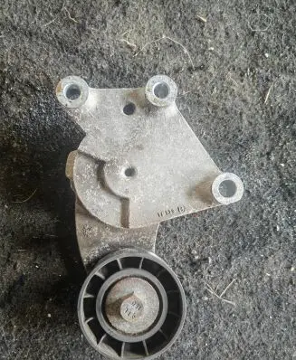 Citroen DS3 Alternator belt tensioner 