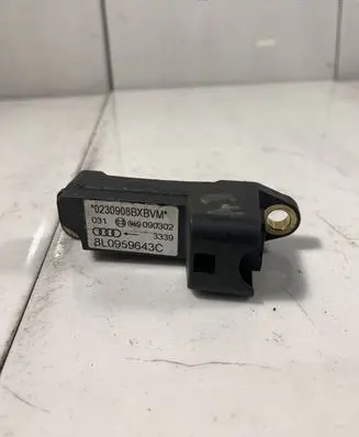 Audi A3 S3 8L Airbag deployment crash/impact sensor 8L0959643C