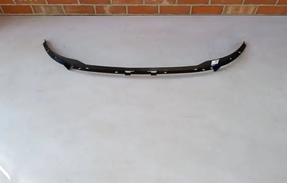 Volvo XC40 Front bumper lip 31323098