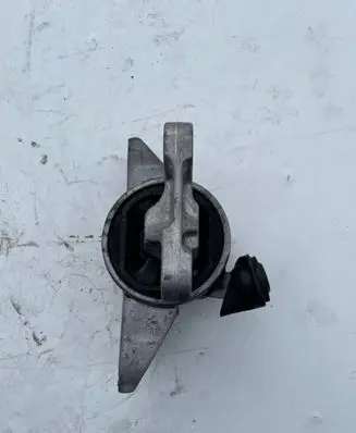 Opel Corsa E Engine mounting bracket 13427216