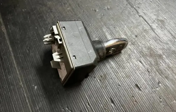 Mercedes-Benz GLA W156 Ignition lock A2469057503 20190403 1034142500