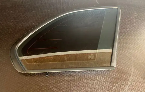 BMW X5 E53 Rear side window 43R00022 E000190 DOT32M4AS2