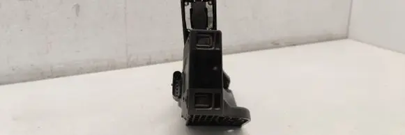 Mercedes-Benz C W205 Accelerator throttle pedal A2053000004 2053000004