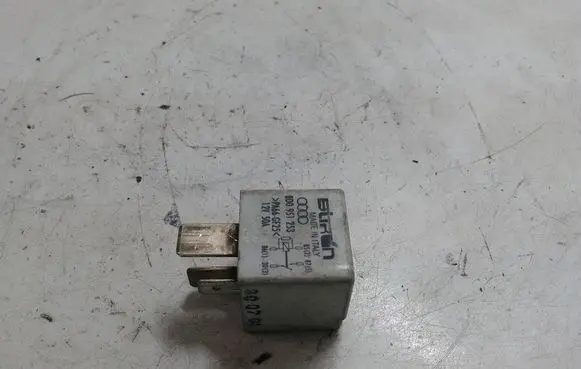 Audi A4 S4 B5 8D Other relay 8D0951253
