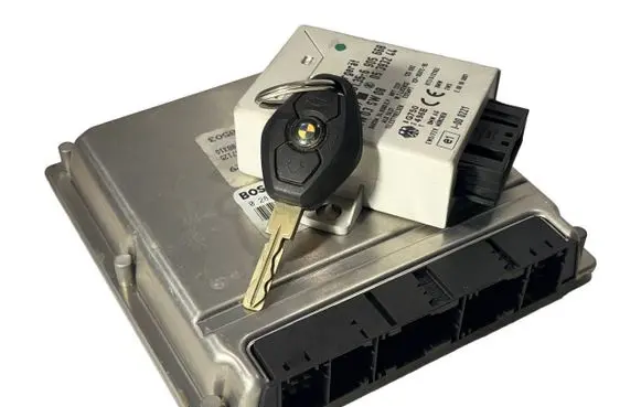 Engine ECU kit and lock set
