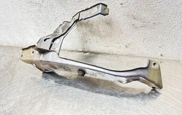 Opel Astra H Headlight/headlamp mounting bracket 13110788