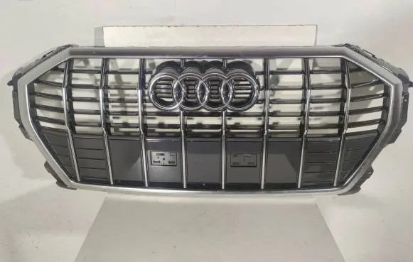 Audi Q3 F3 Front bumper upper radiator grill 83A853651E 83A853651F 03A0326