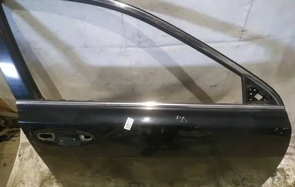 Subaru Legacy Front door glass trim molding 