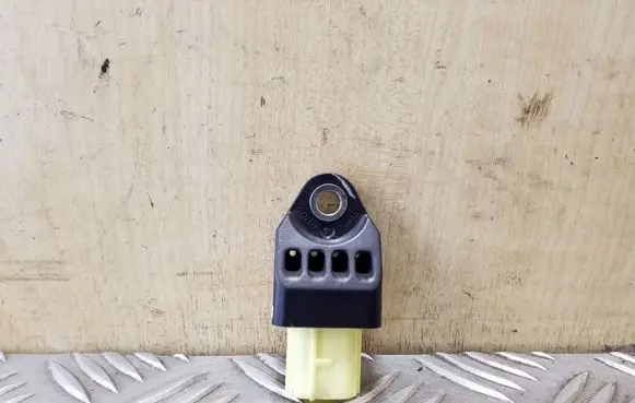 Lexus CT 200H Airbag deployment crash/impact sensor 8983175020