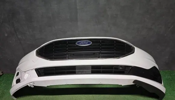 Ford Focus Front bumper MX7B17C831AA