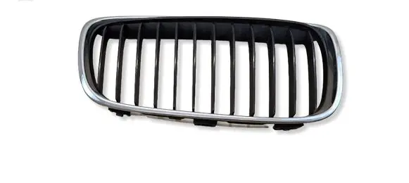 BMW 2 F46 Front grill 7300544