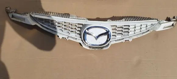 Mazda 2 Front bumper upper radiator grill D65150711
